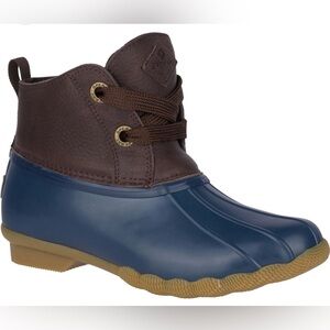 Sperry Women's Saltwater 2-Eye Leather boot.